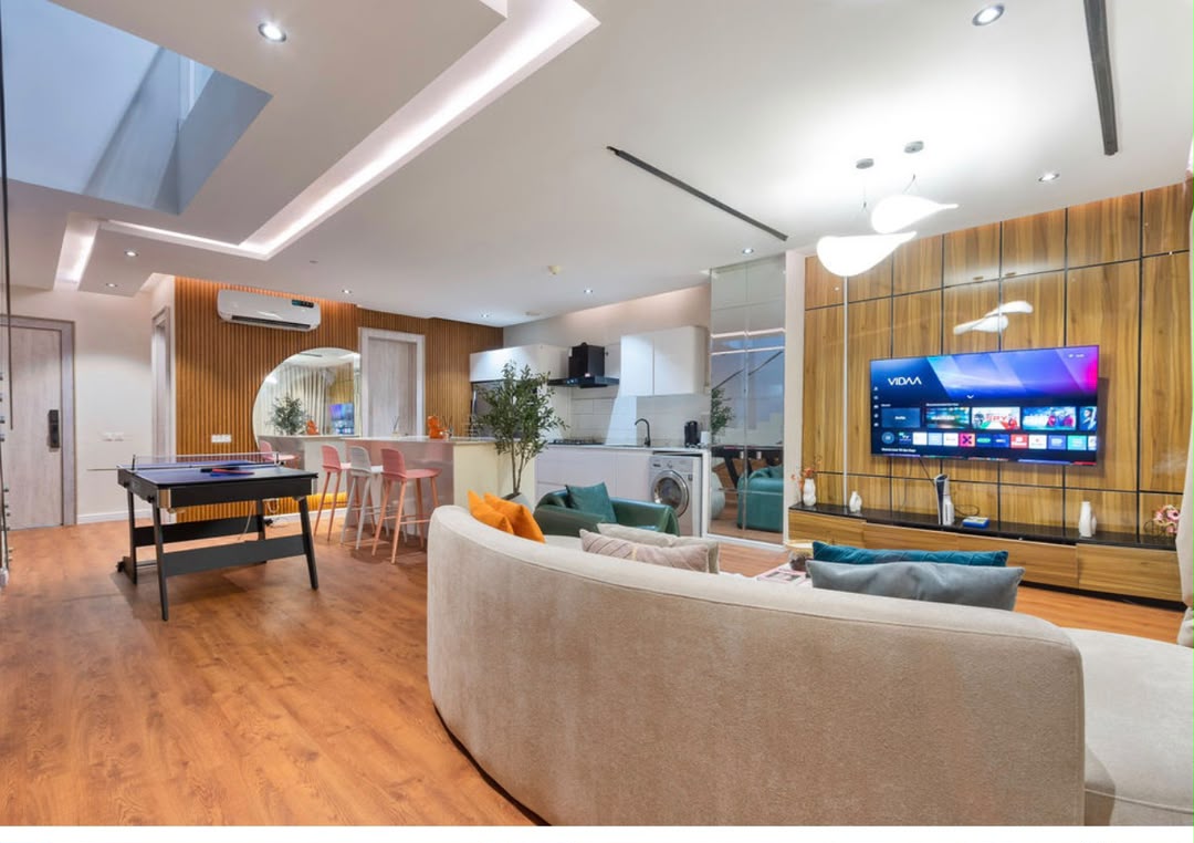 Maisonette lounge with smart TV and snooker board